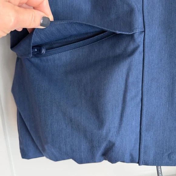 Helly Hansen women’s young adults winter parka like new - Picture 7 of 9